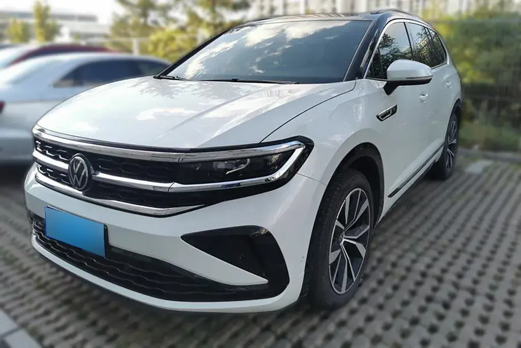 2022 Volkswagen Talagon 2.0T 220HP L4 7DCT