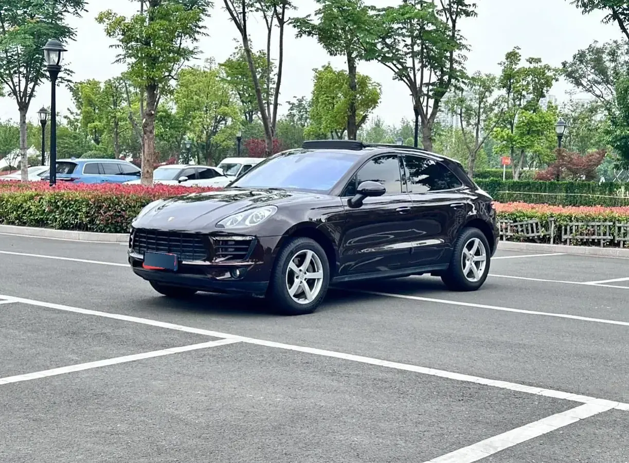 2016 Porsche Macan 2.0T 237HP L4 7DCT
