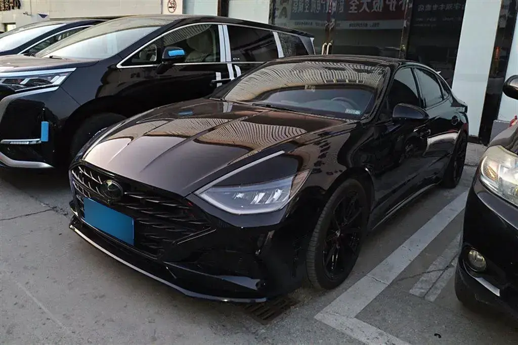 2022 Hyundai Sonata 2.0T 240HP L4 8AT