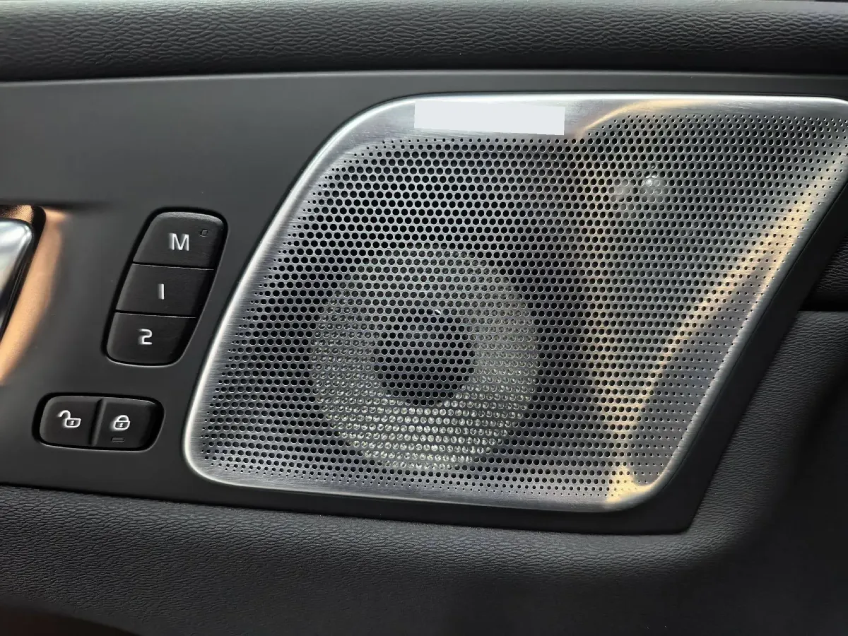 2024 Volvo XC60 PHEV 2.0T 310HP L4 8AT PHEV 18.8KWH,autocango,china used car exporter,china ev exporter,chinese used car exporter,chinese used ev exporter