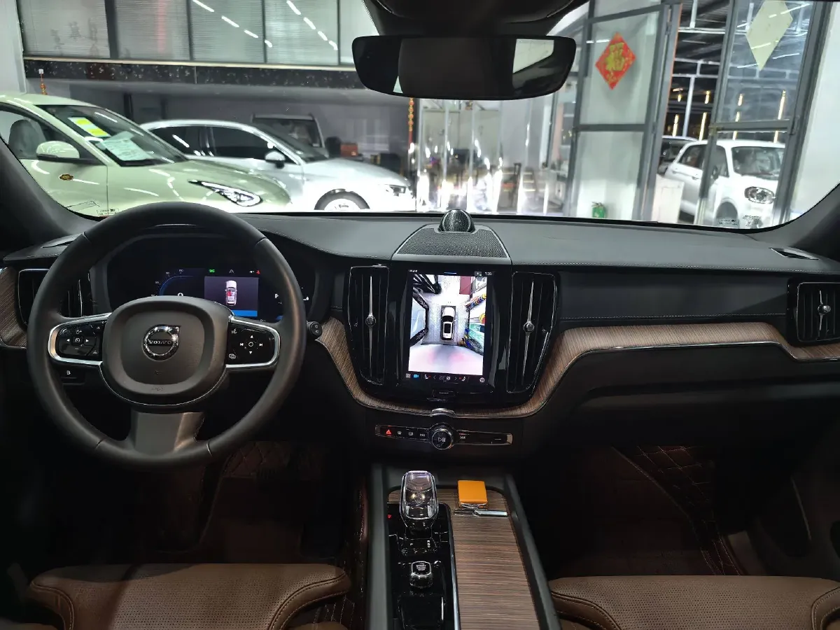 2024 Volvo XC60 PHEV 2.0T 310HP L4 8AT PHEV 18.8KWH,autocango,china used car exporter,china ev exporter,chinese used car exporter,chinese used ev exporter