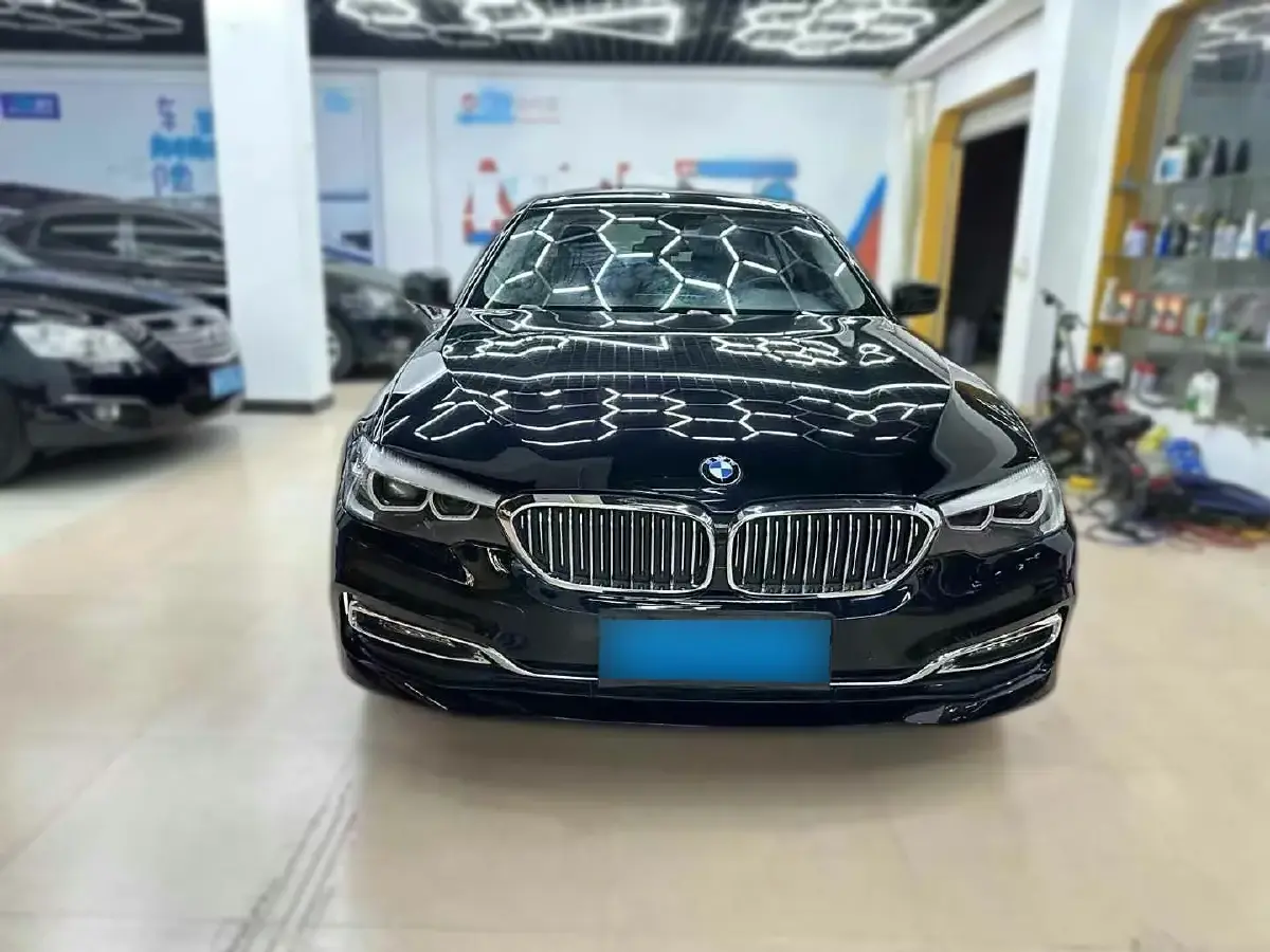 2018 BMW 5 Series 2.0T 184HP L4 8AT