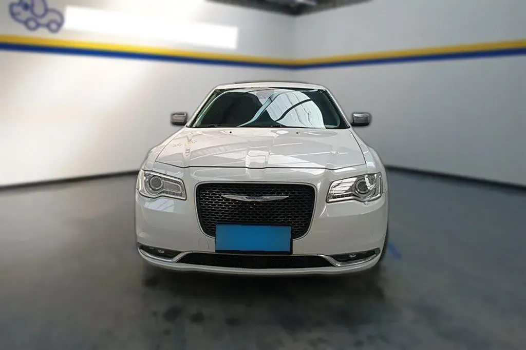 2016 Chrysler 300C 3.0L 234HP V6 8AT,autocango,china used car exporter,china ev exporter,chinese used car exporter,chinese used ev exporter