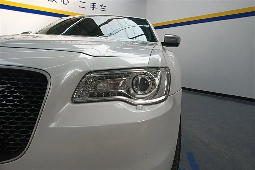 2016 Chrysler 300C 3.0L 234HP V6 8AT,autocango,china used car exporter,china ev exporter,chinese used car exporter,chinese used ev exporter