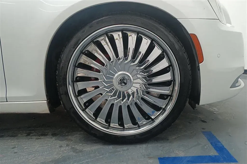 2016 Chrysler 300C 3.0L 234HP V6 8AT,autocango,china used car exporter,china ev exporter,chinese used car exporter,chinese used ev exporter