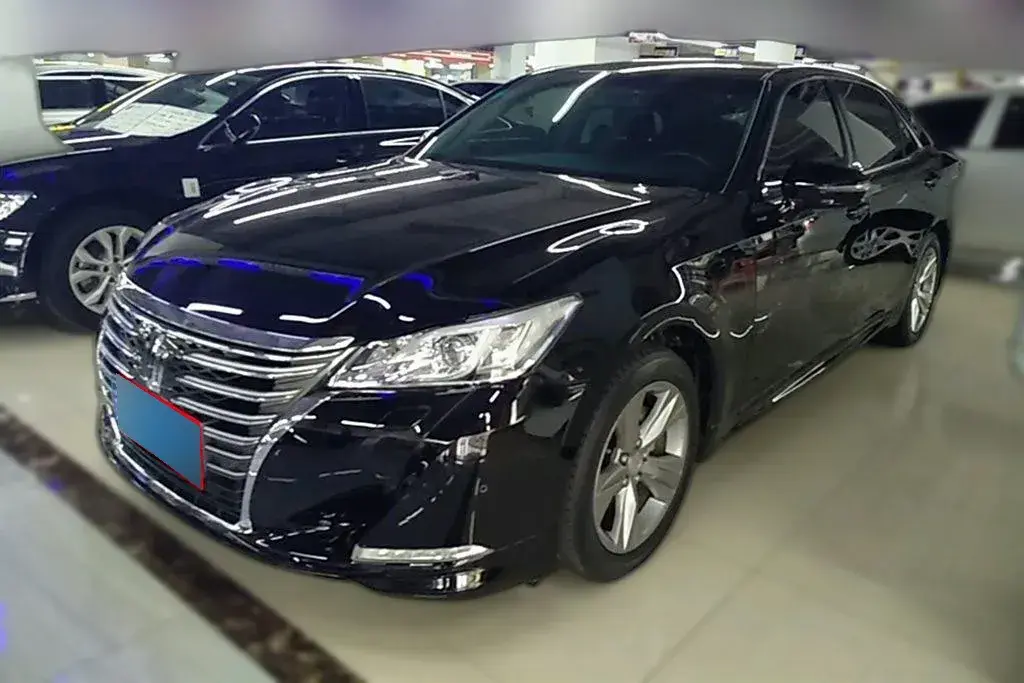 2015 Toyota Crown 2.5L 193HP V6 6AT