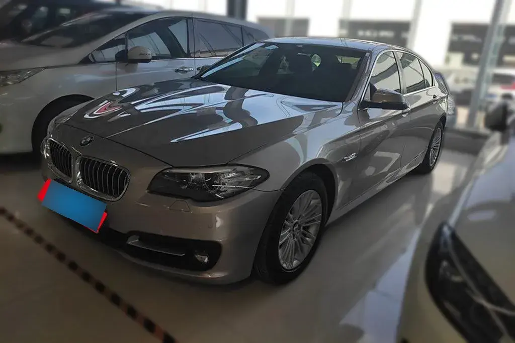 2014 BMW 5 Series 2.0T 218HP L4 8AT