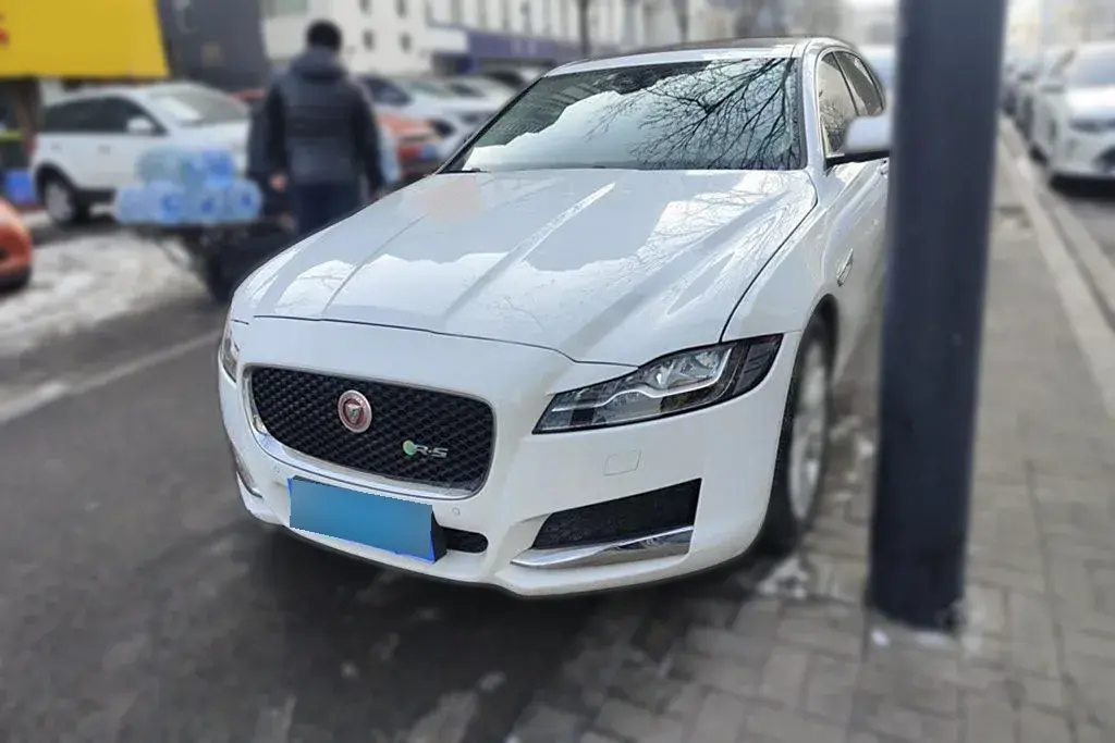 2018 Jaguar XFL 2.0T 250HP L4 8AT