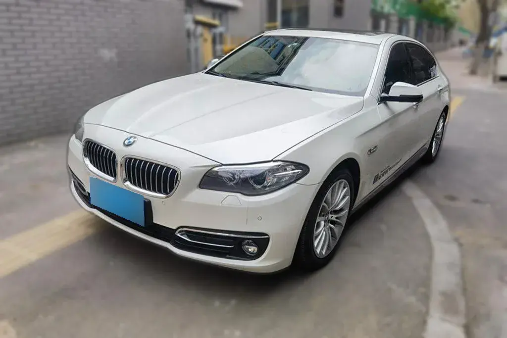 2017 BMW 5 Series 2.0T 218HP L4 8AT