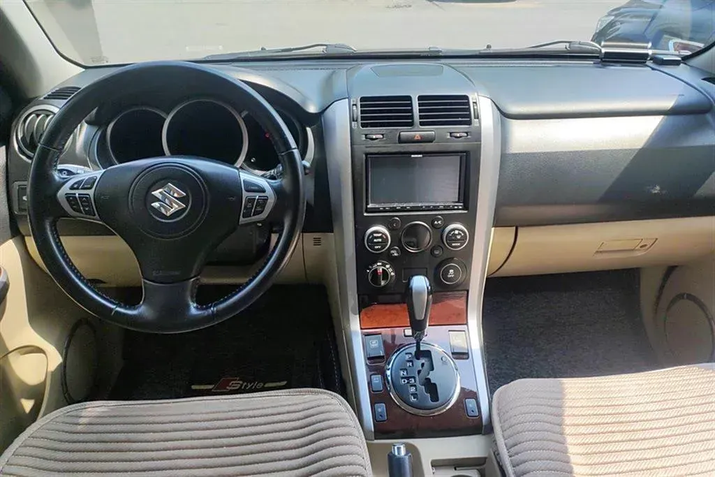 2012 Suzuki Grand Vitara 2.4L 166HP L4 4AT,autocango,china used car exporter,china ev exporter,chinese used car exporter,chinese used ev exporter