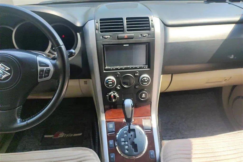 2012 Suzuki Grand Vitara 2.4L 166HP L4 4AT,autocango,china used car exporter,china ev exporter,chinese used car exporter,chinese used ev exporter