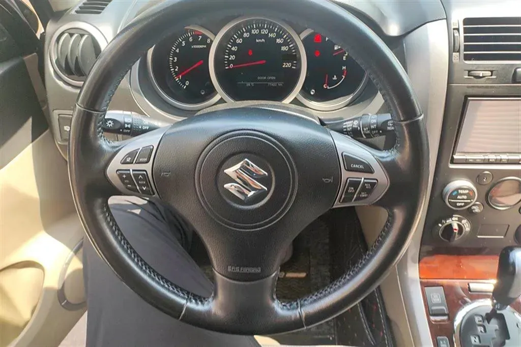 2012 Suzuki Grand Vitara 2.4L 166HP L4 4AT,autocango,china used car exporter,china ev exporter,chinese used car exporter,chinese used ev exporter