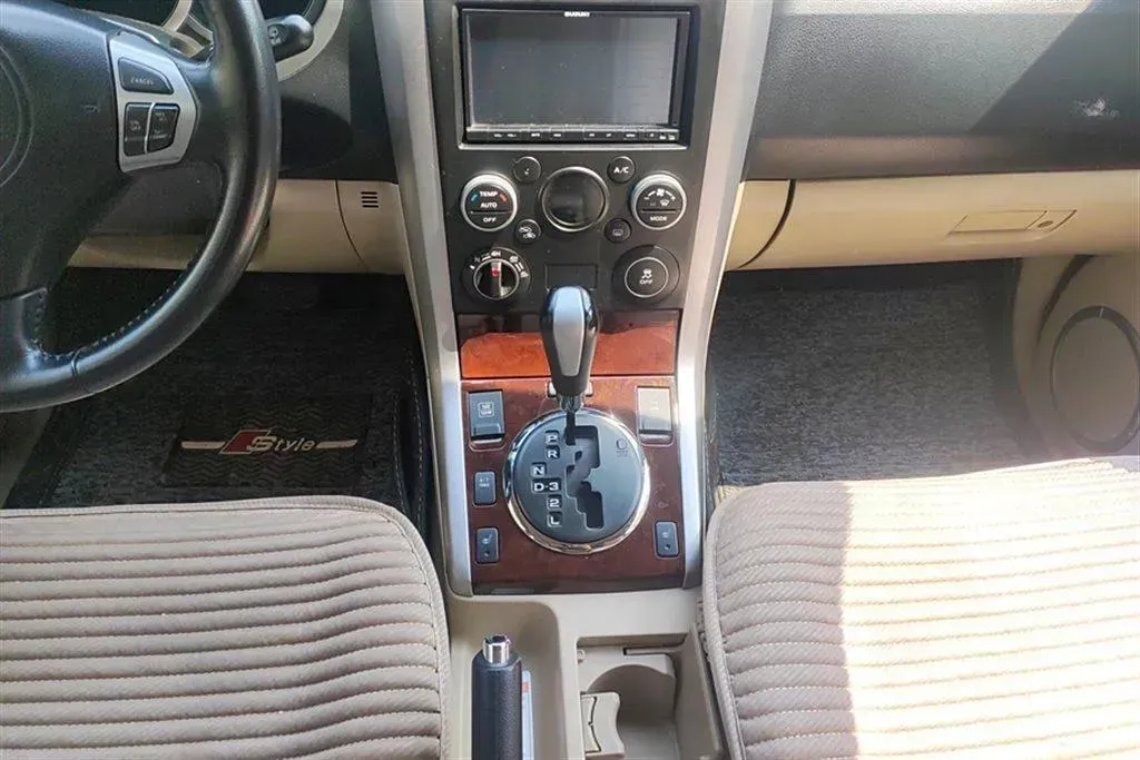 2012 Suzuki Grand Vitara 2.4L 166HP L4 4AT,autocango,china used car exporter,china ev exporter,chinese used car exporter,chinese used ev exporter