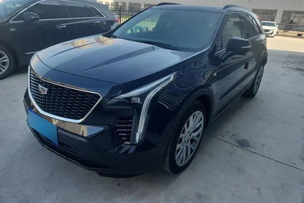 2018 Cadillac XT4 2.0T 241HP L4 9AT