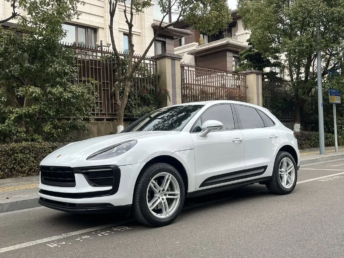 2023 Porsche Macan 2.0T 265HP L4 7DCT