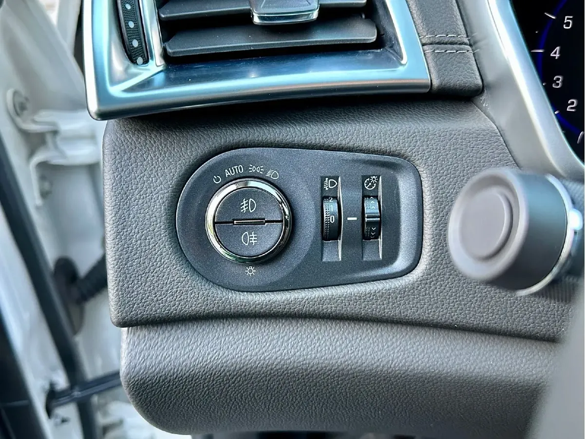 2015 Cadillac SRX 3.0L 271HP V6 6AT,autocango,china used car exporter,china ev exporter,chinese used car exporter,chinese used ev exporter