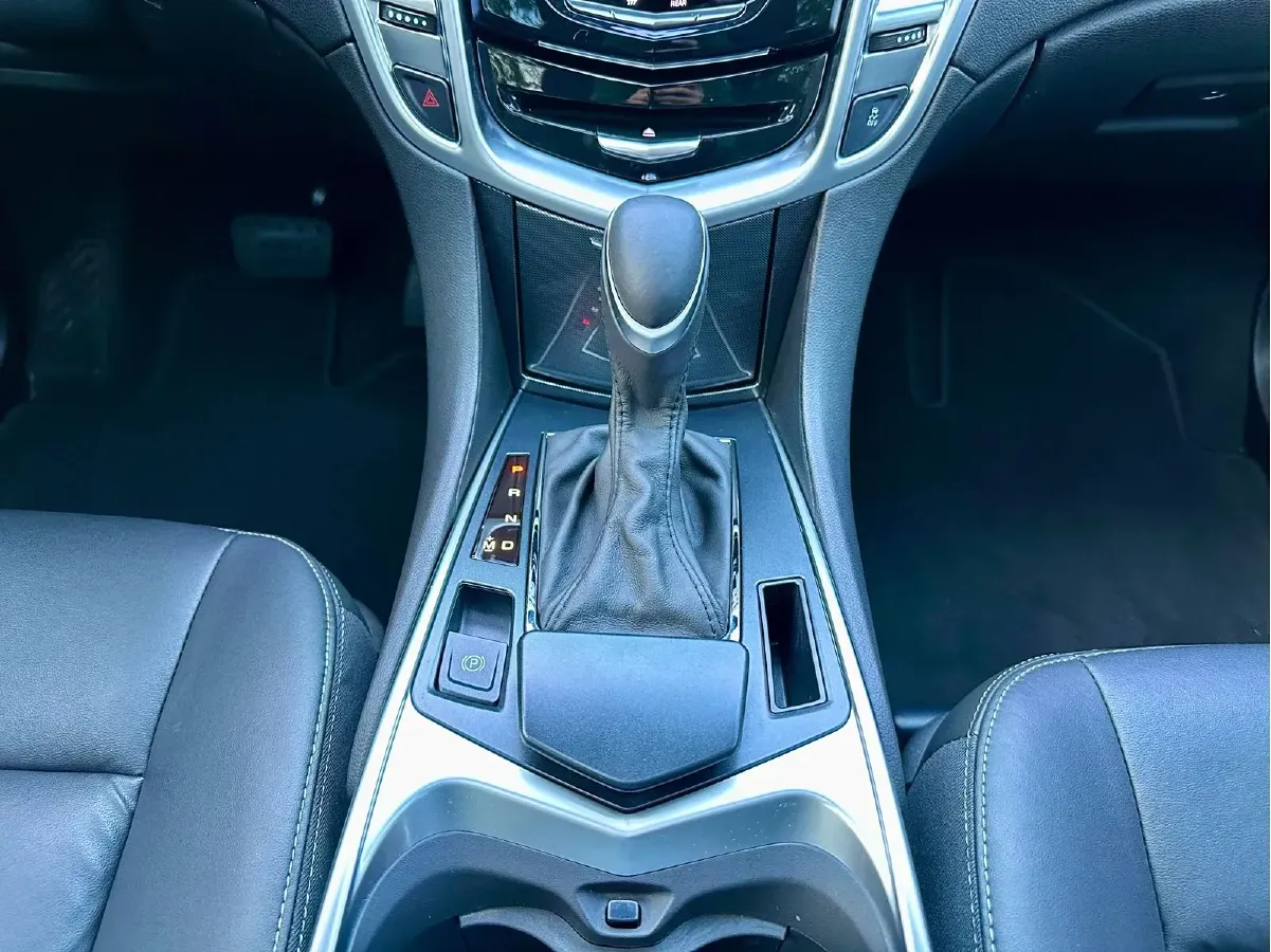 2015 Cadillac SRX 3.0L 271HP V6 6AT,autocango,china used car exporter,china ev exporter,chinese used car exporter,chinese used ev exporter