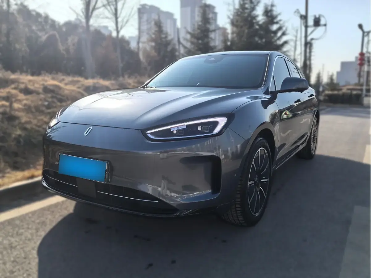 2022 HIMA M5 BEV 80KWH