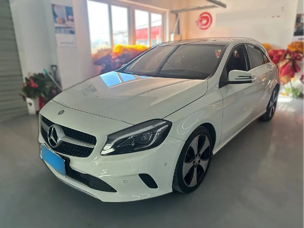 2016 Mercedes-Benz A Class 1.6T 156HP L4 7DCT