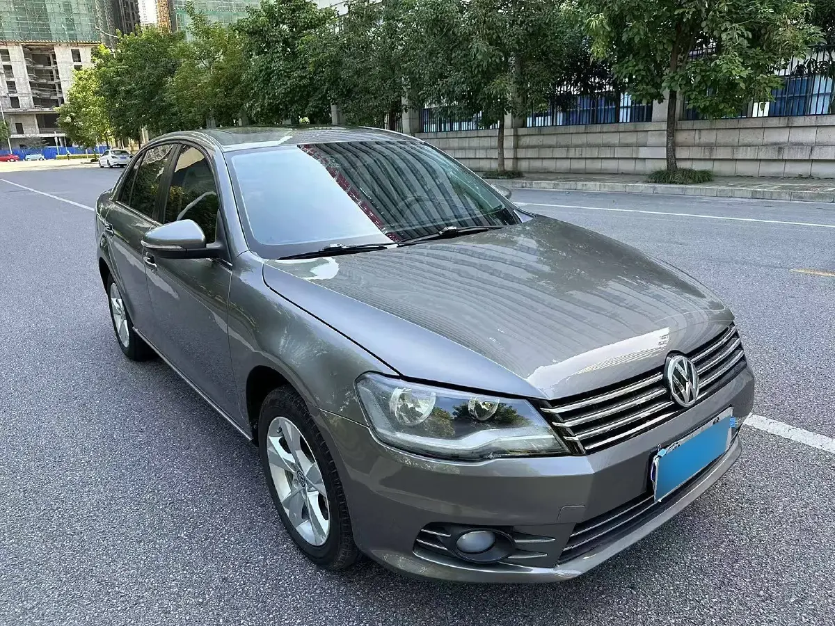 2014 Volkswagen Bora 1.6L 105HP L4 5MT