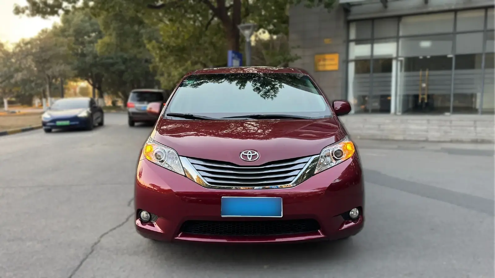 2015 Toyota Sienna 3.5L 269HP V6 6AT