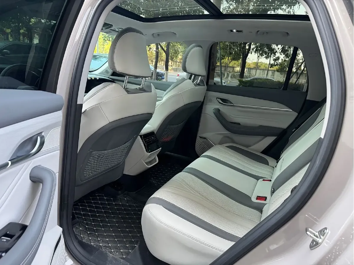 2024 Geely Monjaro 1.5T 163HP L4 3DHT Hybrid,autocango,china used car exporter,china ev exporter,chinese used car exporter,chinese used ev exporter