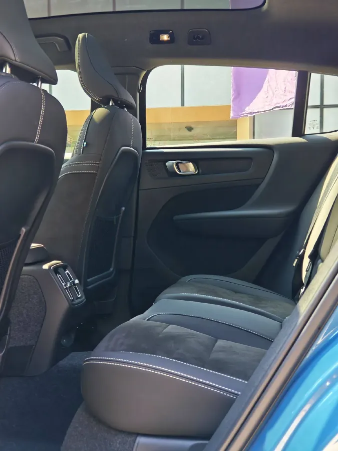 2023 Volvo C40 BEV 69KWH,autocango,china used car exporter,china ev exporter,chinese used car exporter,chinese used ev exporter