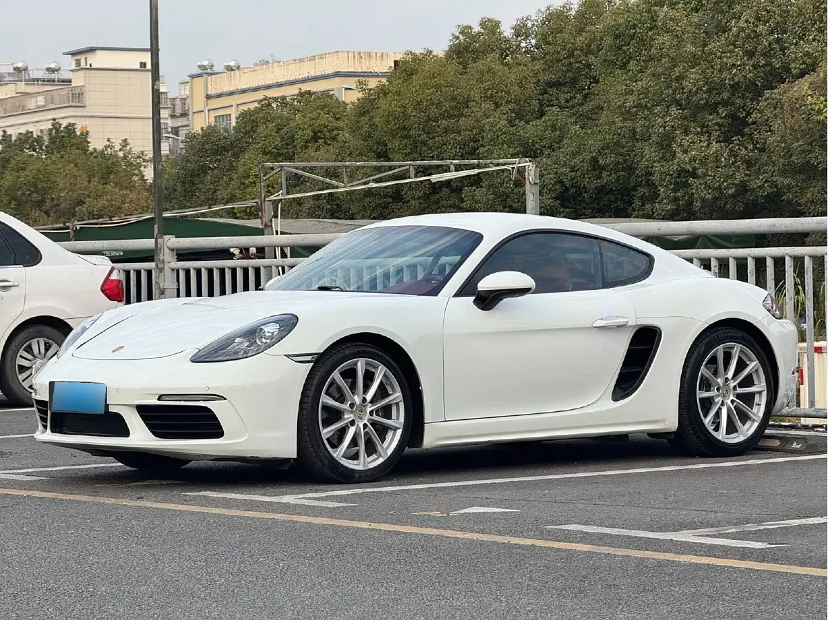 2018 Porsche 718 2.0T 250HP H4 7DCT