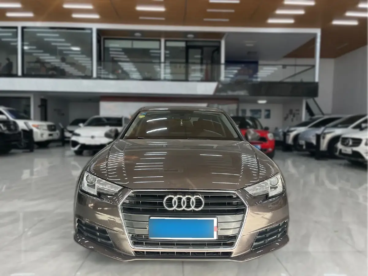 2017 Audi A4L 2.0T 190HP L4 7DCT