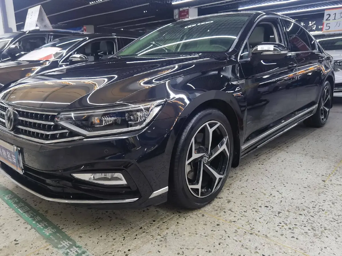 2023 Volkswagen Magotan 2.0T 220HP L4 7DCT