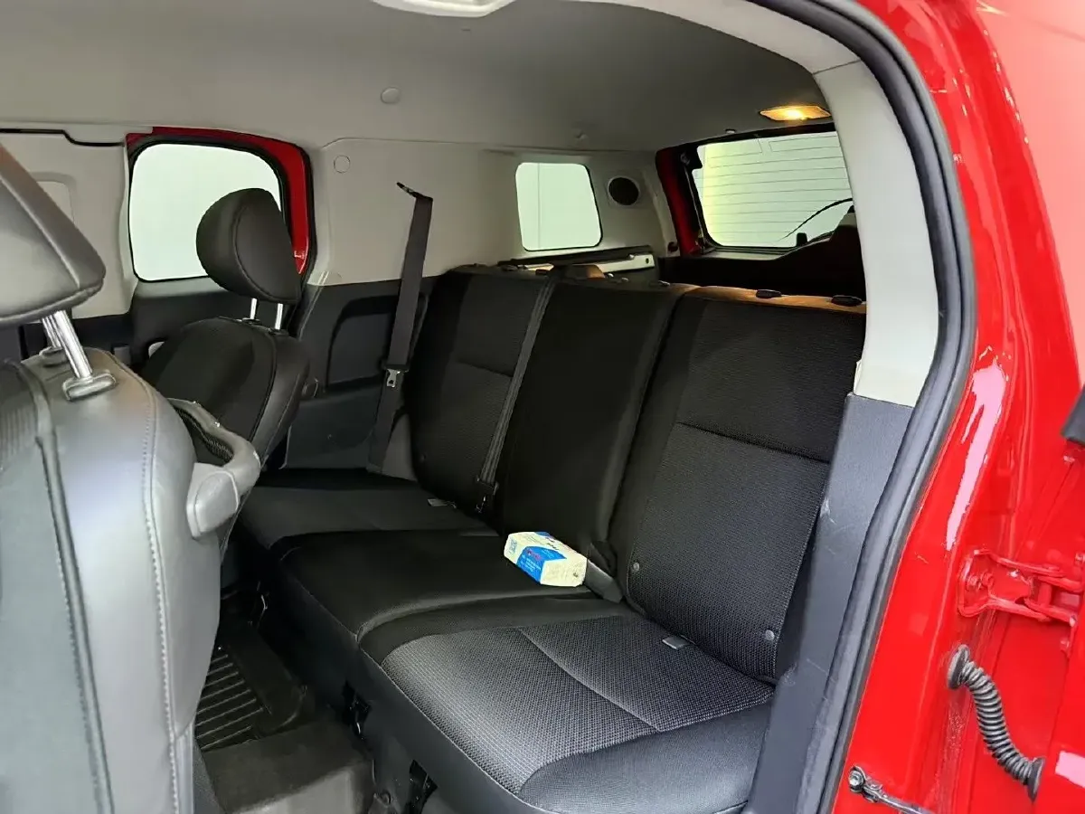 2013 Toyota FJ Cruiser 4.0L 272HP V6 5AT,autocango,china used car exporter,china ev exporter,chinese used car exporter,chinese used ev exporter