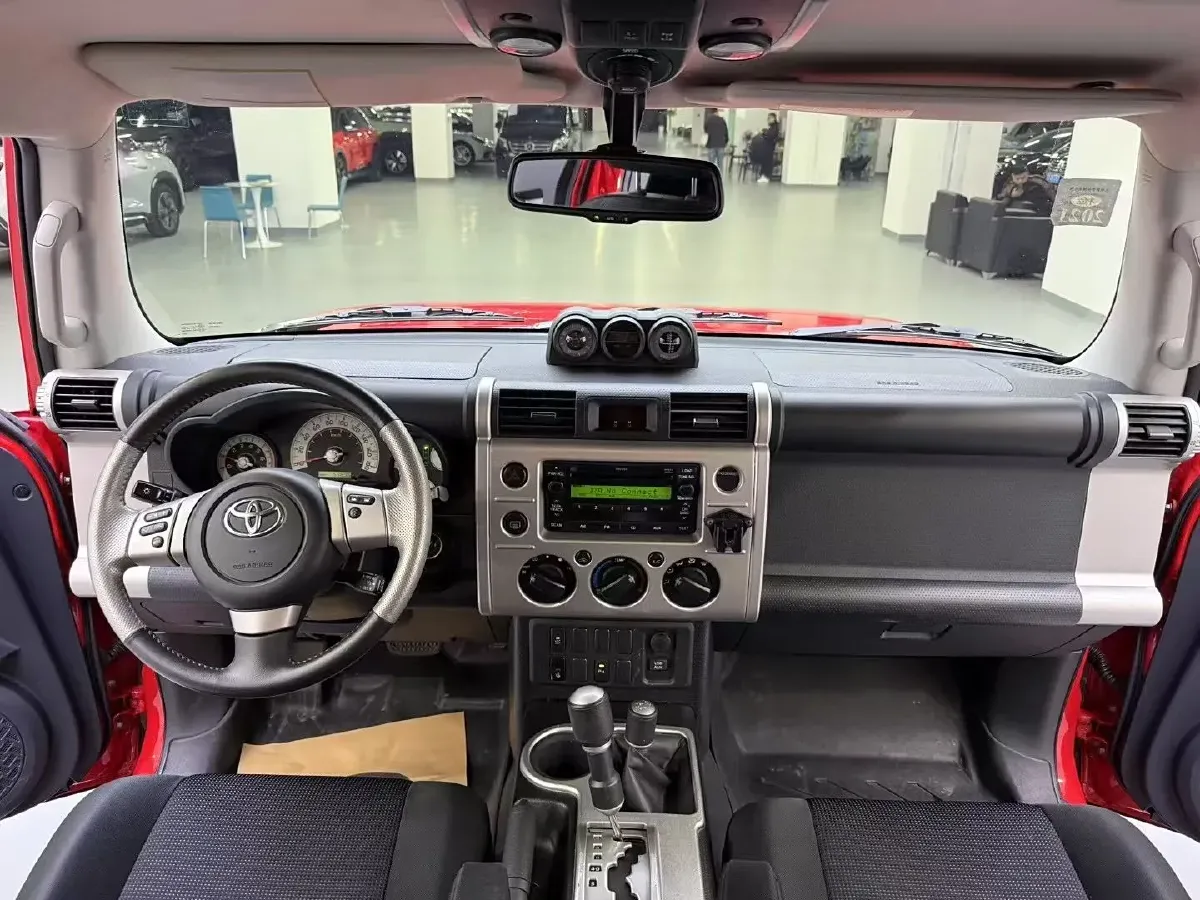 2013 Toyota FJ Cruiser 4.0L 272HP V6 5AT,autocango,china used car exporter,china ev exporter,chinese used car exporter,chinese used ev exporter