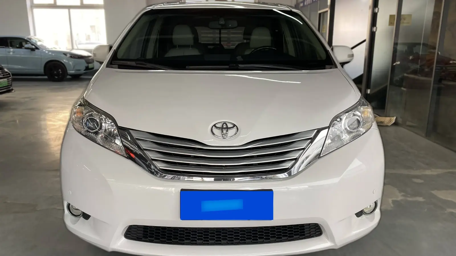 2011 Toyota Sienna 3.5L 269HP V6 6AT