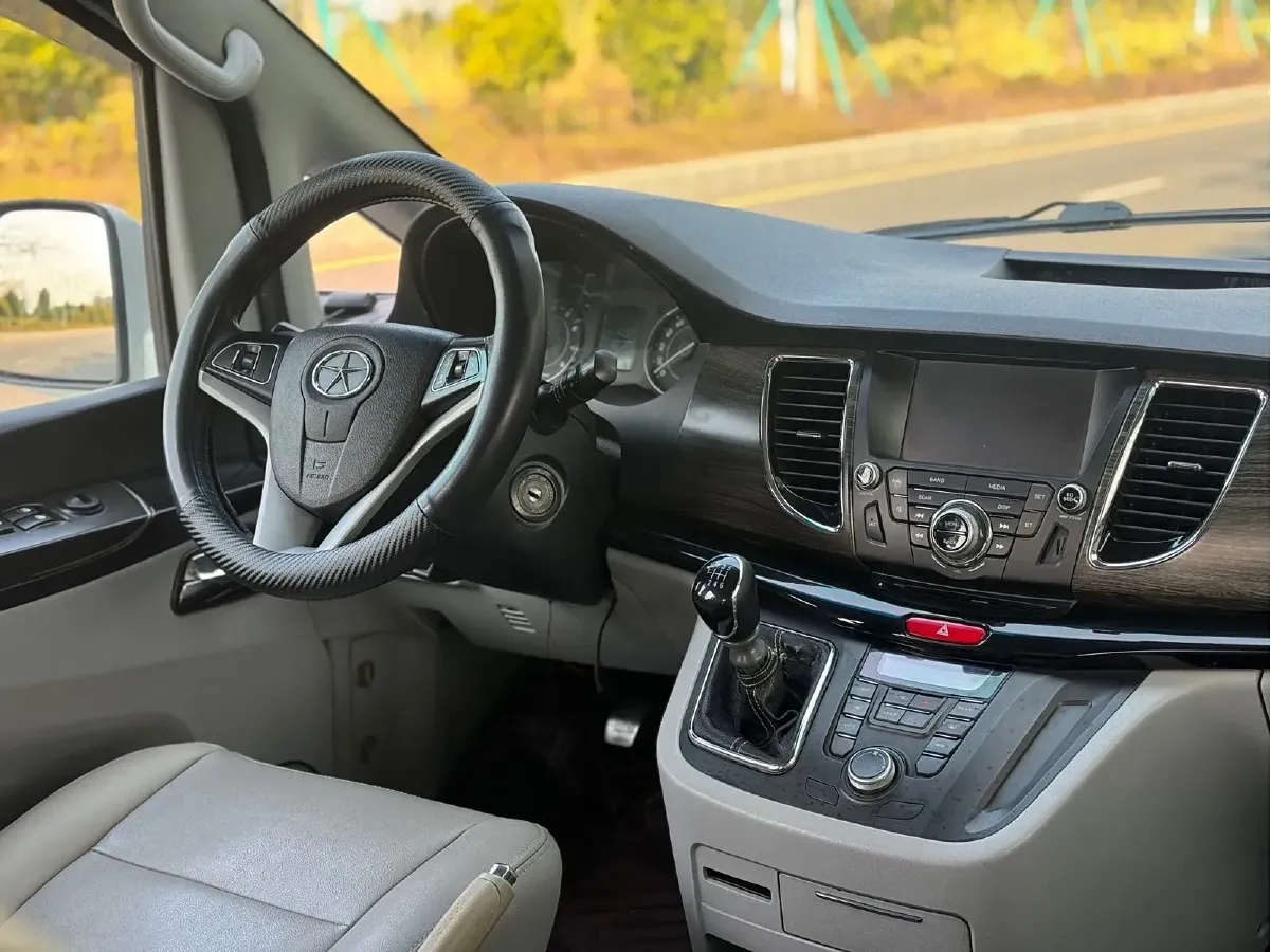 2013 JAC Refine M5 2.0T 177HP L4 6MT,autocango,china used car exporter,china ev exporter,chinese used car exporter,chinese used ev exporter