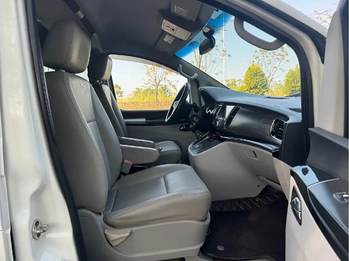 2013 JAC Refine M5 2.0T 177HP L4 6MT,autocango,china used car exporter,china ev exporter,chinese used car exporter,chinese used ev exporter