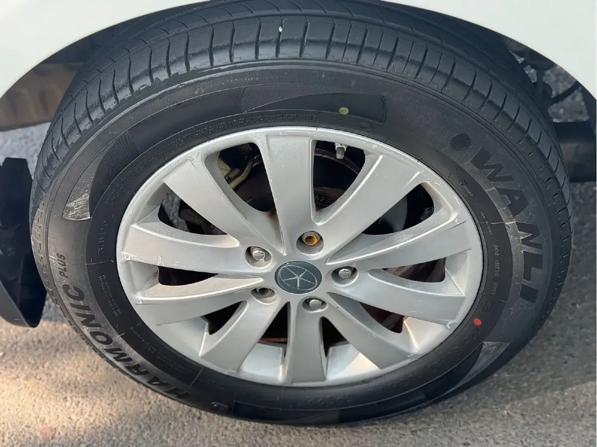 2013 JAC Refine M5 2.0T 177HP L4 6MT,autocango,china used car exporter,china ev exporter,chinese used car exporter,chinese used ev exporter