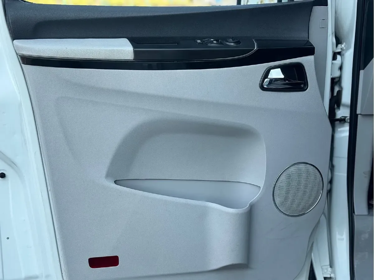 2013 JAC Refine M5 2.0T 177HP L4 6MT,autocango,china used car exporter,china ev exporter,chinese used car exporter,chinese used ev exporter