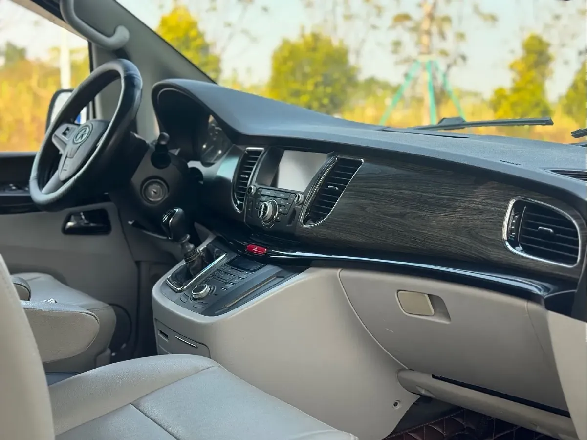 2013 JAC Refine M5 2.0T 177HP L4 6MT,autocango,china used car exporter,china ev exporter,chinese used car exporter,chinese used ev exporter