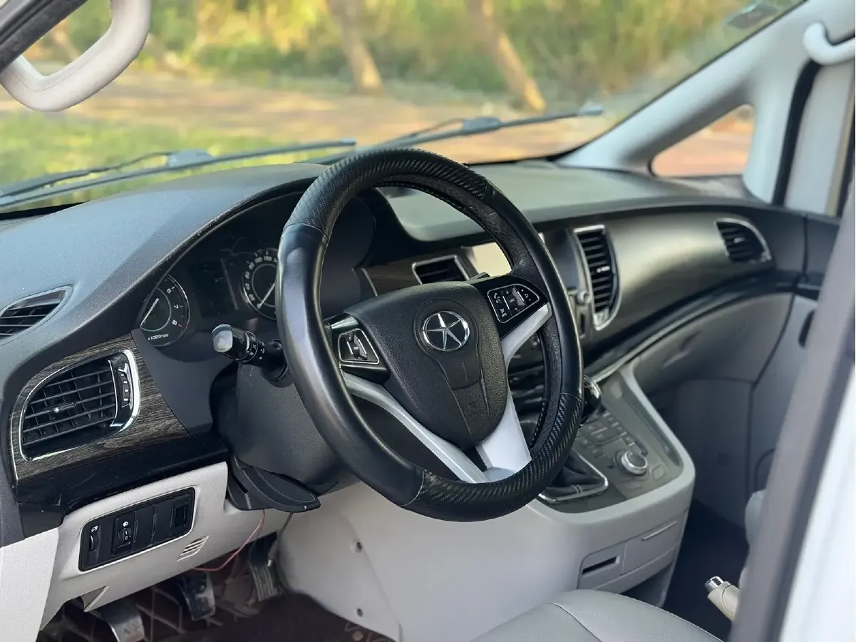 2013 JAC Refine M5 2.0T 177HP L4 6MT,autocango,china used car exporter,china ev exporter,chinese used car exporter,chinese used ev exporter