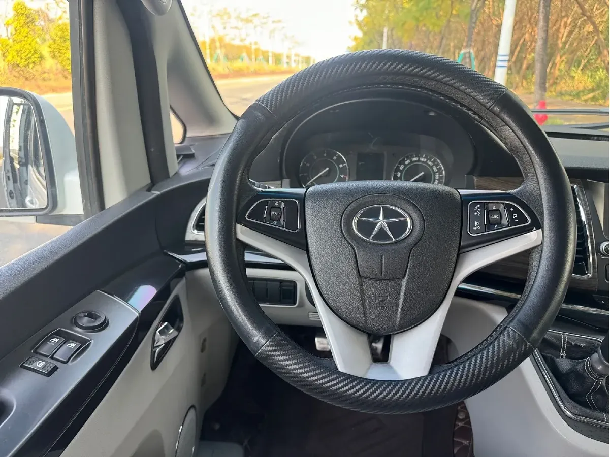 2013 JAC Refine M5 2.0T 177HP L4 6MT,autocango,china used car exporter,china ev exporter,chinese used car exporter,chinese used ev exporter