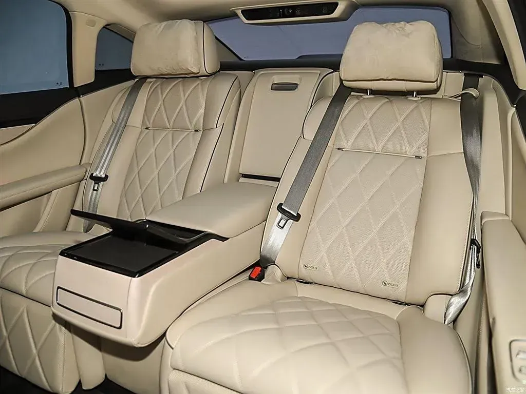 2024 Audi A4L 2.0T 190HP L4 7DCT,autocango,china used car exporter,china ev exporter,chinese used car exporter,chinese used ev exporter