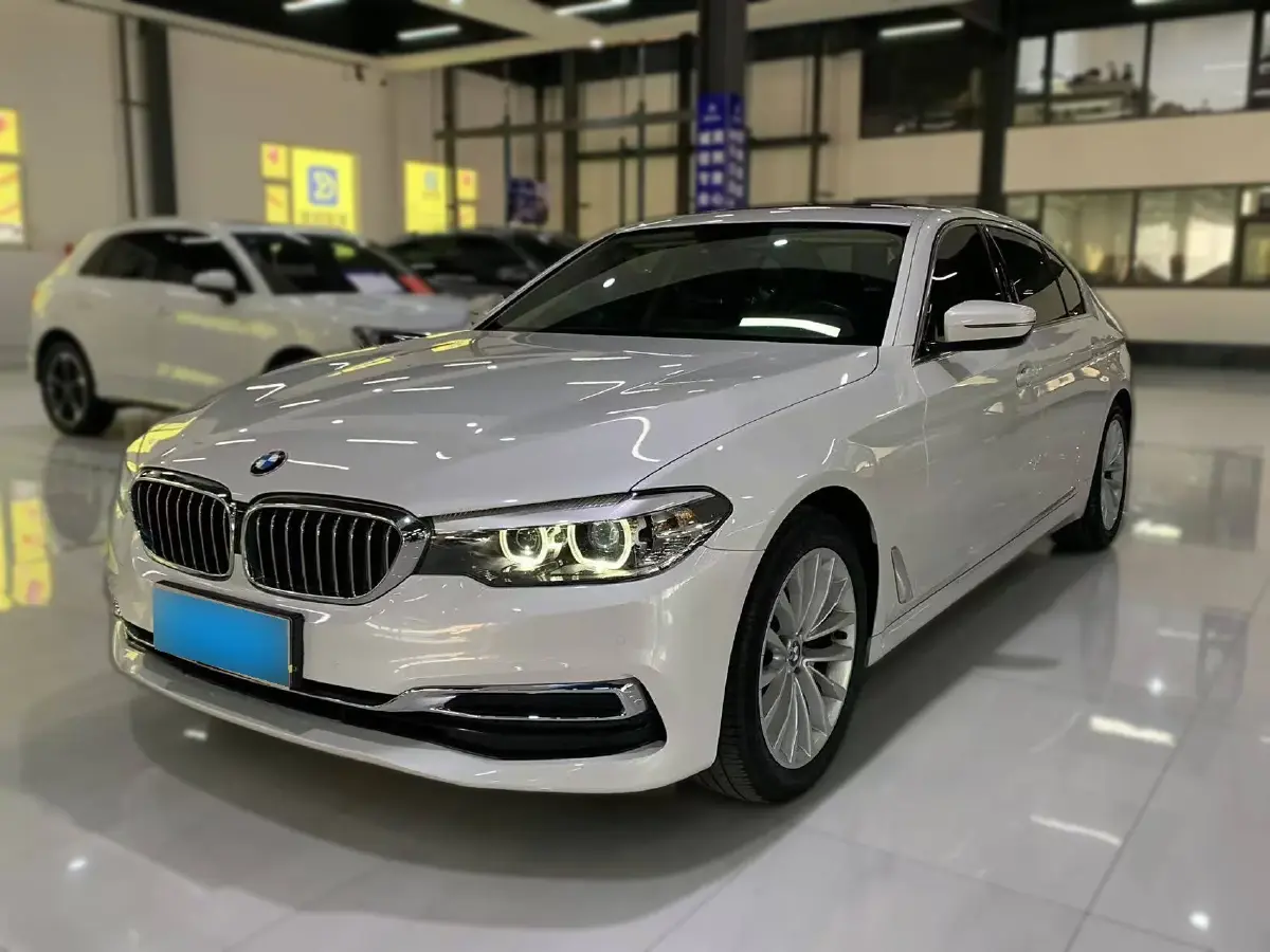 2020 BMW 5 Series 2.0T 184HP L4 8AT
