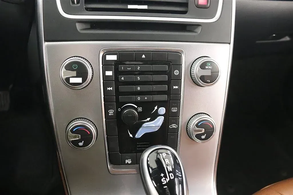 2017 Volvo V60 2.0T 245HP L4 8AT,autocango,china used car exporter,china ev exporter,chinese used car exporter,chinese used ev exporter