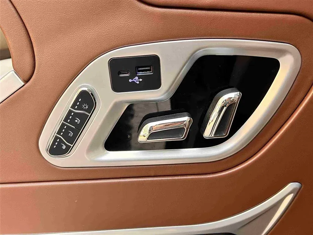 2023 Bestune M9 2.0T 252HP L4 8AT,autocango,china used car exporter,china ev exporter,chinese used car exporter,chinese used ev exporter