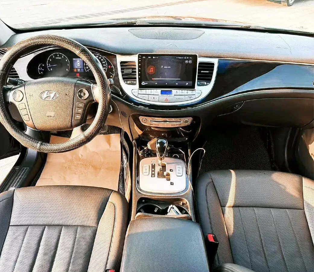 2012 Hyundai Rohens 3.0L 272HP V6 8AT,autocango,china used car exporter,china ev exporter,chinese used car exporter,chinese used ev exporter