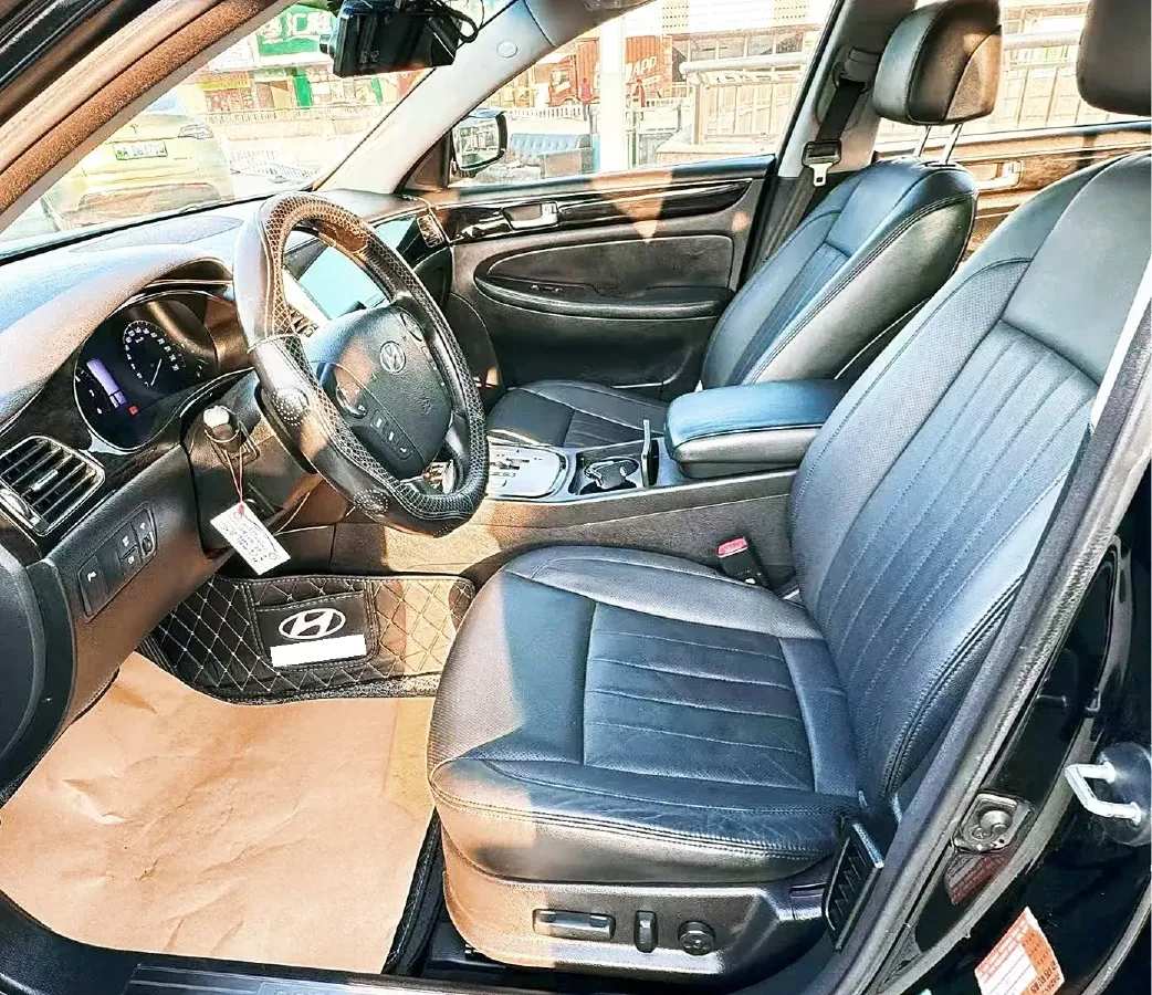 2012 Hyundai Rohens 3.0L 272HP V6 8AT,autocango,china used car exporter,china ev exporter,chinese used car exporter,chinese used ev exporter