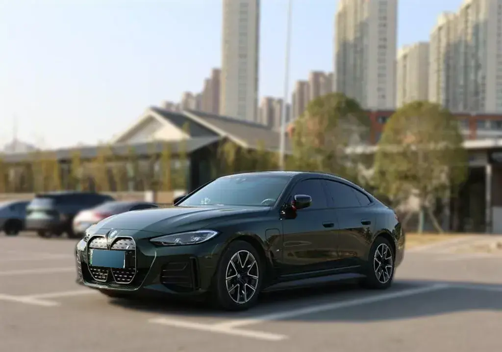 2022 BMW i4 BEV 83.9KWH