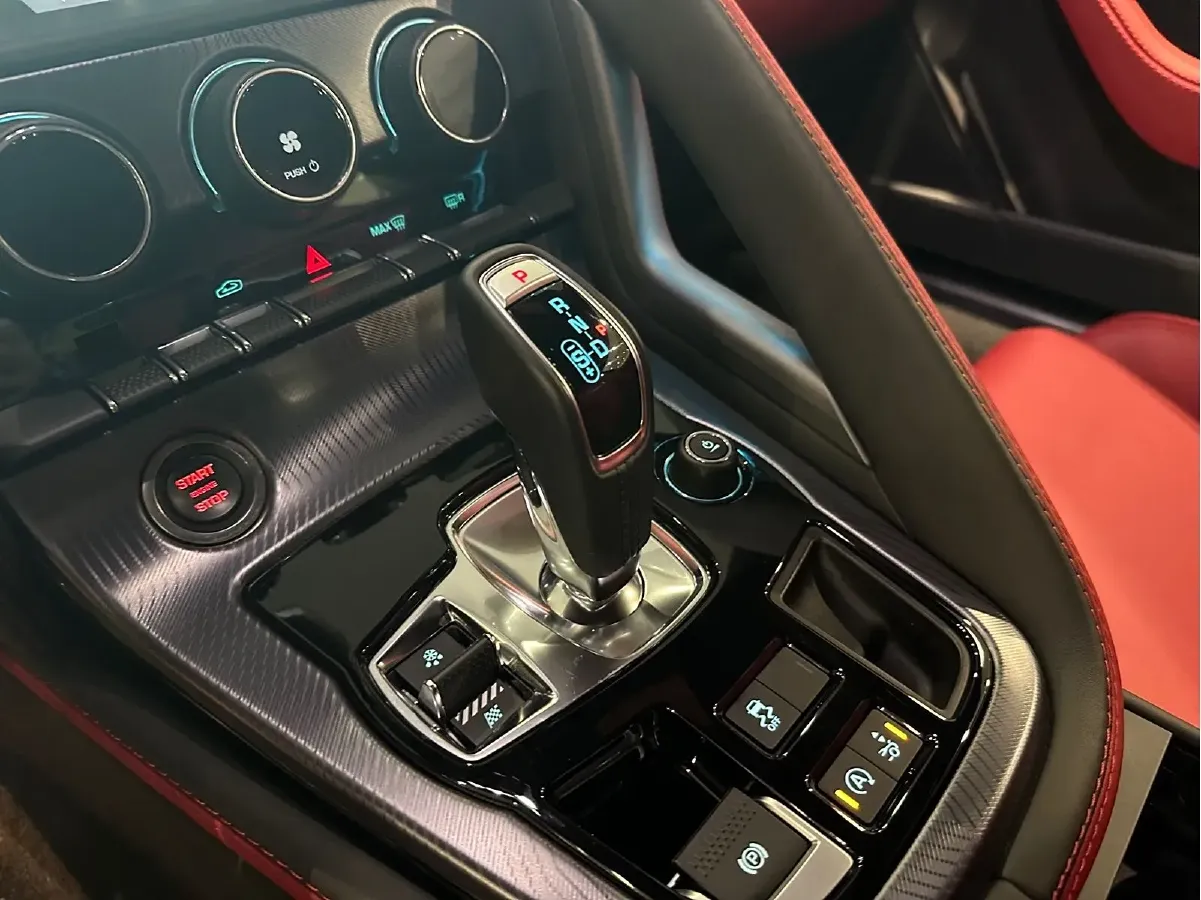 2023 Jaguar F-TYPE 2.0T 300HP L4 8AT,autocango,china used car exporter,china ev exporter,chinese used car exporter,chinese used ev exporter