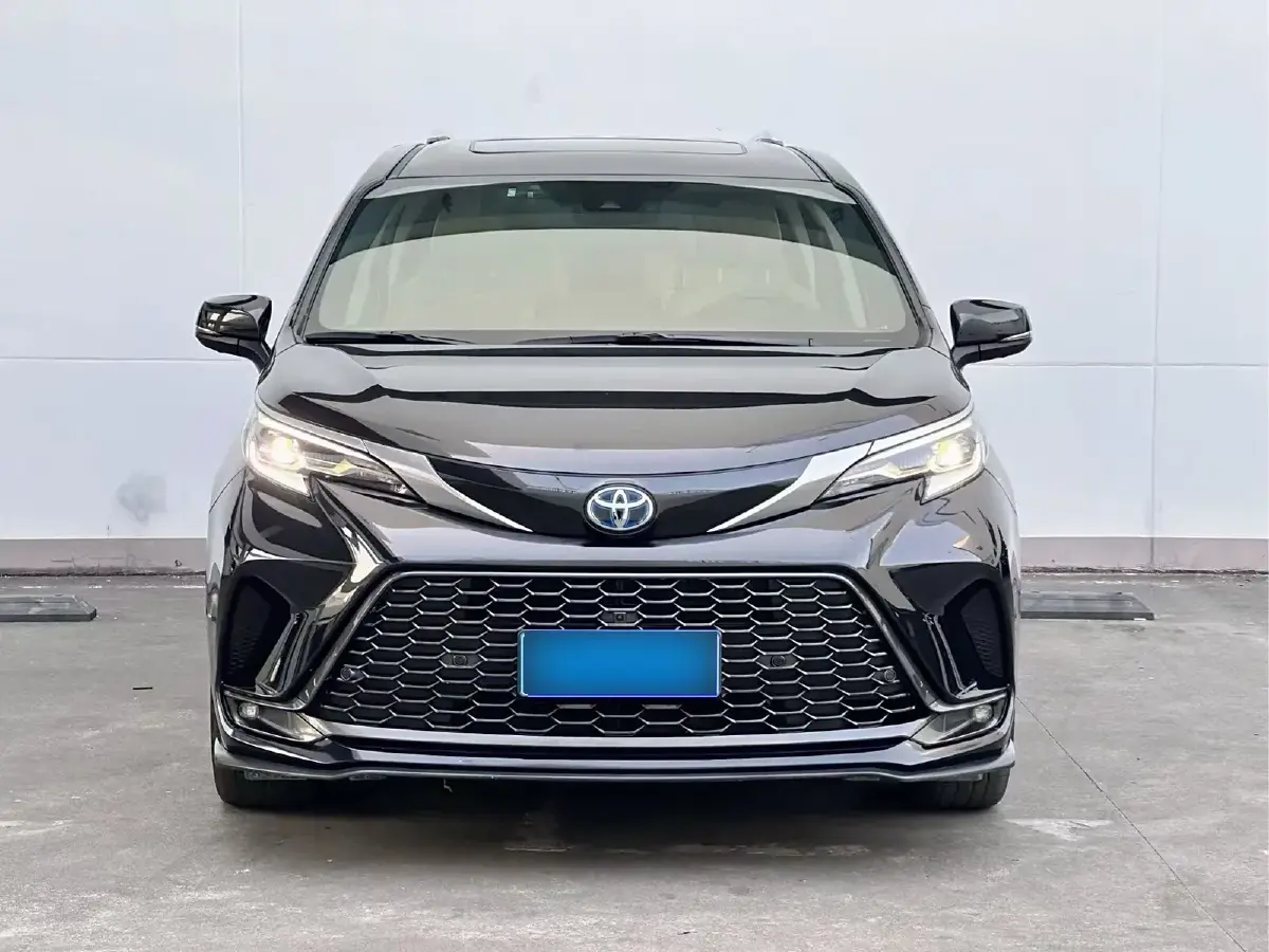 2023 Toyota Granvia 2.5L 189HP L4 E-CVT Hybrid