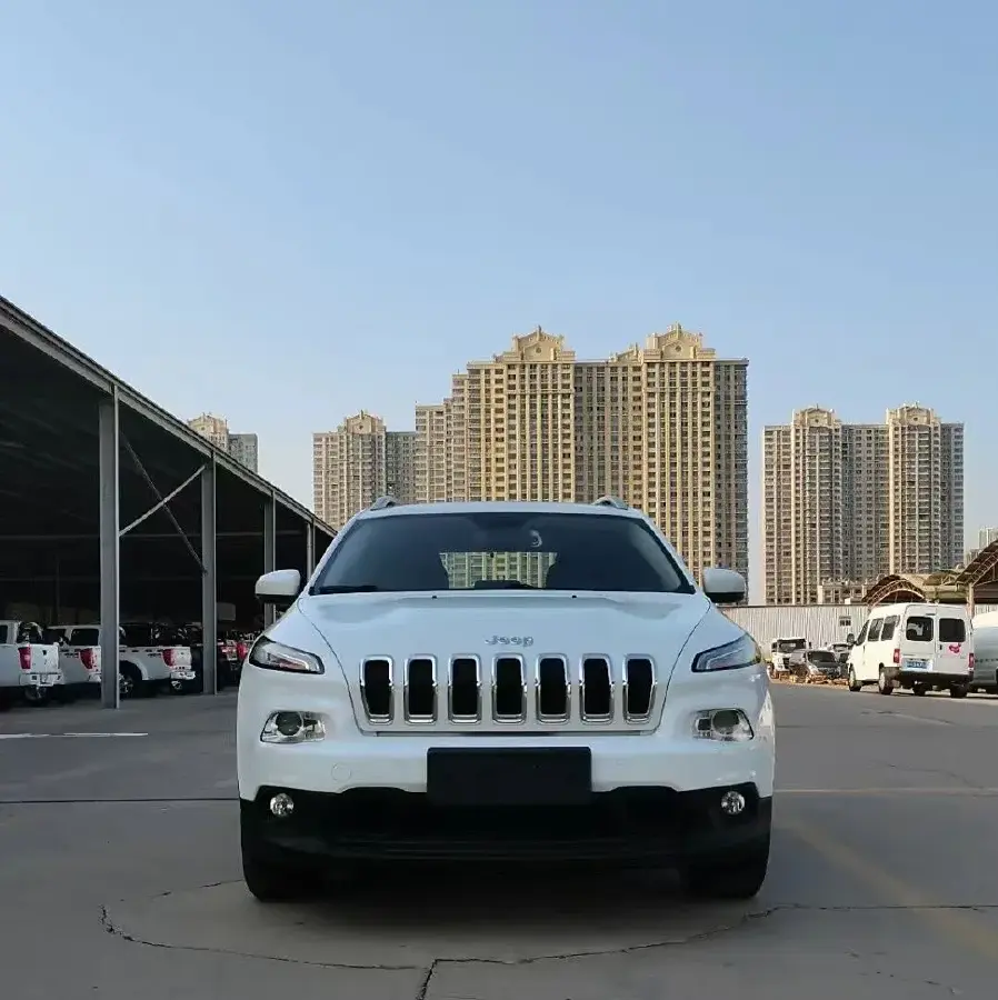 2016 Jeep Cherokee 2.4L 175HP L4 9AT